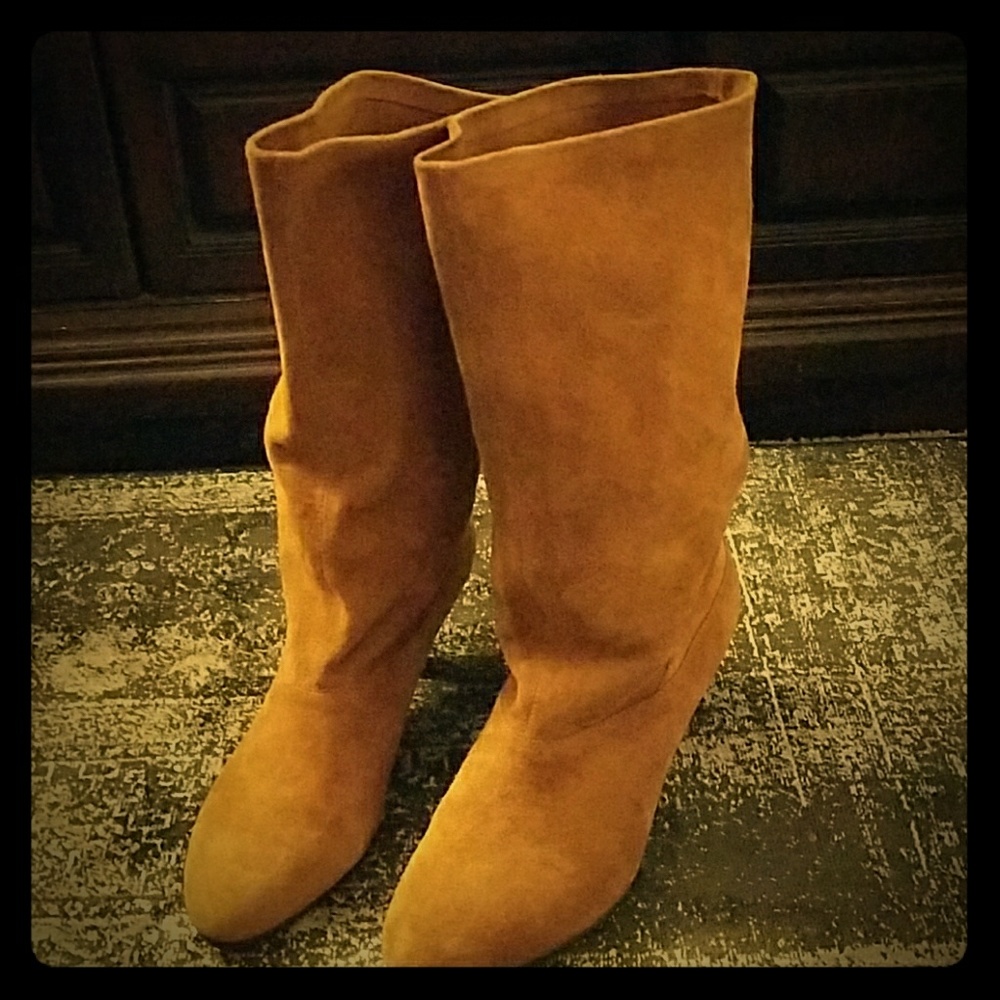 CLOSET CLOSING***KD Polianna Boots